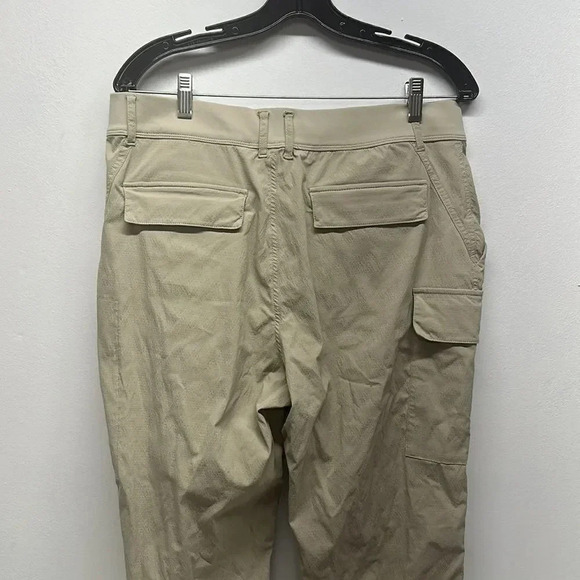 Athleta Trekkie Utility Cargo Pant Pants Elastic Waist Ecru Beige Tan Size 14 - Picture 9 of 12